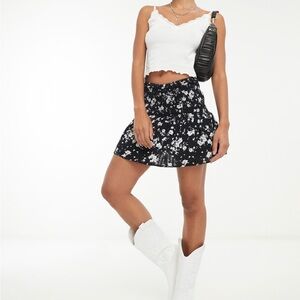 NWT Bershka shirred mini rara skort in black floral. Size Large